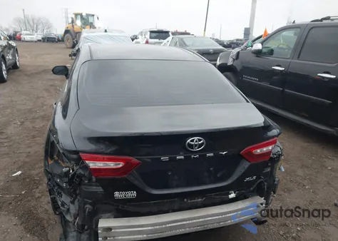 2018 Toyota Camry Xle z USA, uszkodzony, nr VIN 4T1B11HK3JU511368